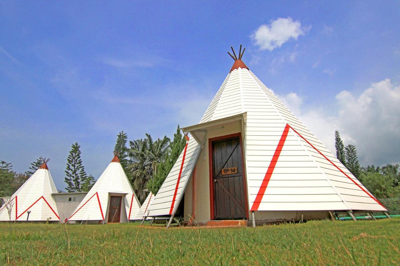 Eagle Ranch Resort Port Dickson Exterior photo